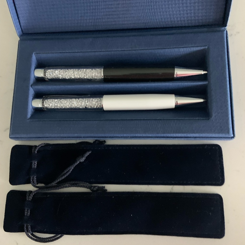 New in Box Swarovski Bling Black & Blue Pen Set - Picture 2 of 3